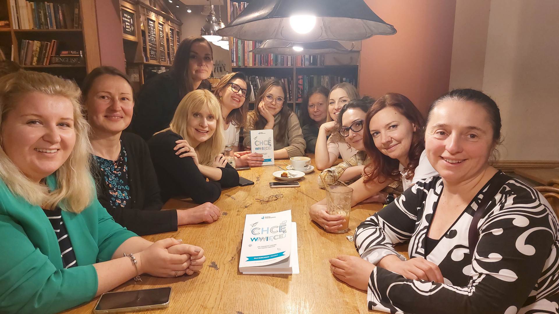 Paczka GirlBossek w piątkowy wieczór w Cafe Nero w Warszawie!