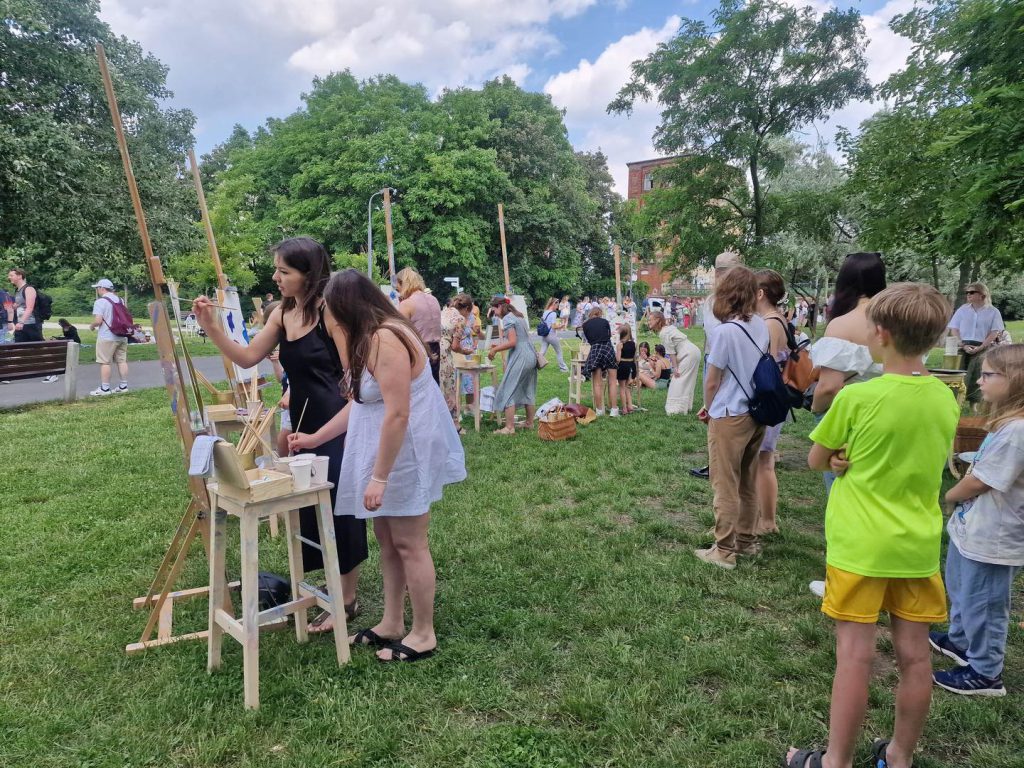 piknik wedlug bridgertonow 4 - Piknik według Bridgertonów w Parku Stare Koryto Warty w Poznaniu 2024 - Relacja