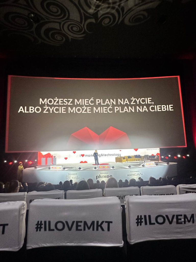 Katarzyna Mistacoglu I love social media - I love social media: Jak budować dialog i robić biznes, a nie tylko zbierać followersów? Relacja z konferencji