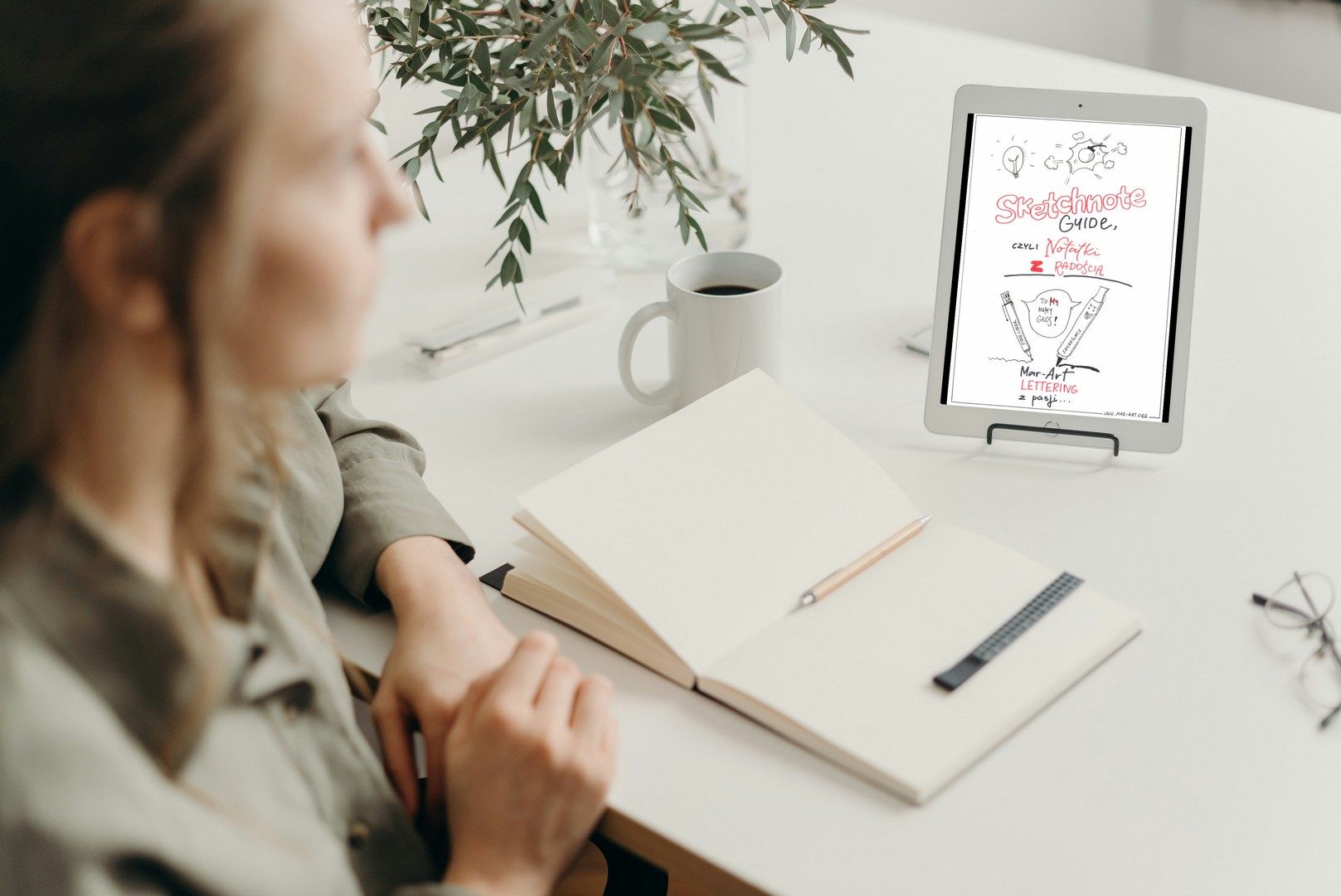 „Sketchnotes, czyli notatki wizualne z radością” – recenzja e-booka autorstwa Marioli Nowak‑Jäger