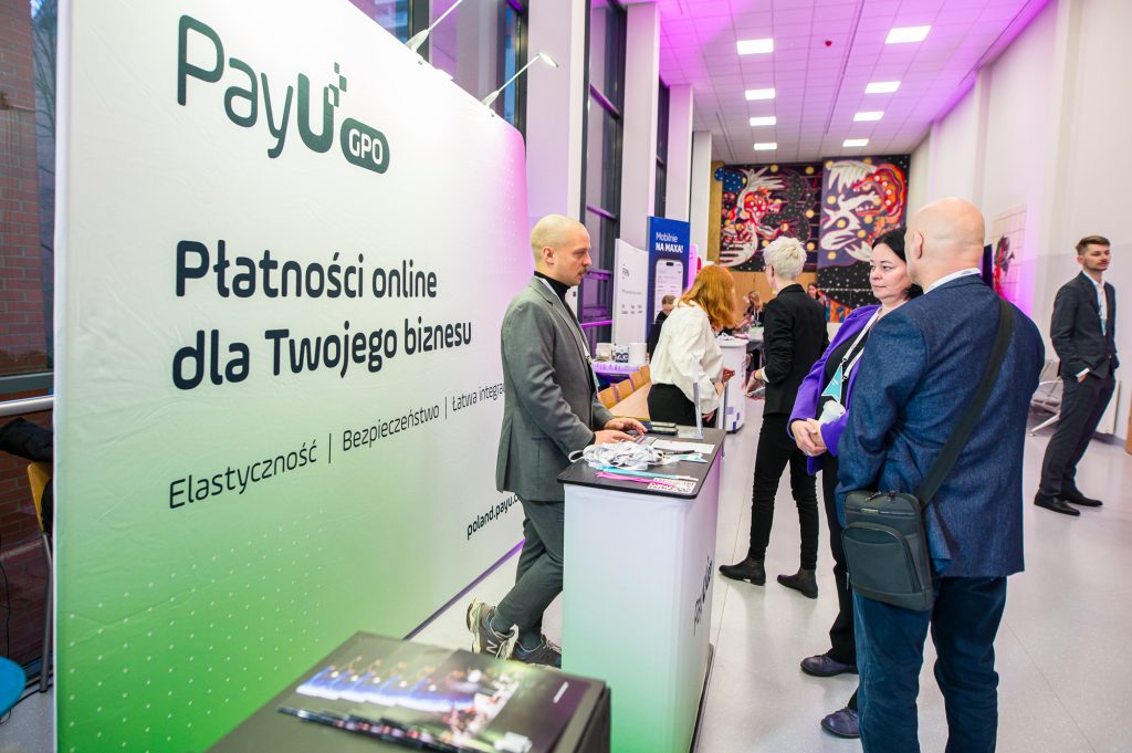 DSC0193 - GALA KURSORY ROKU i KONFERENCJA GIRLBOSSKIE POZNAŃ 2025 - Poznaj laureatki oraz laureatów!