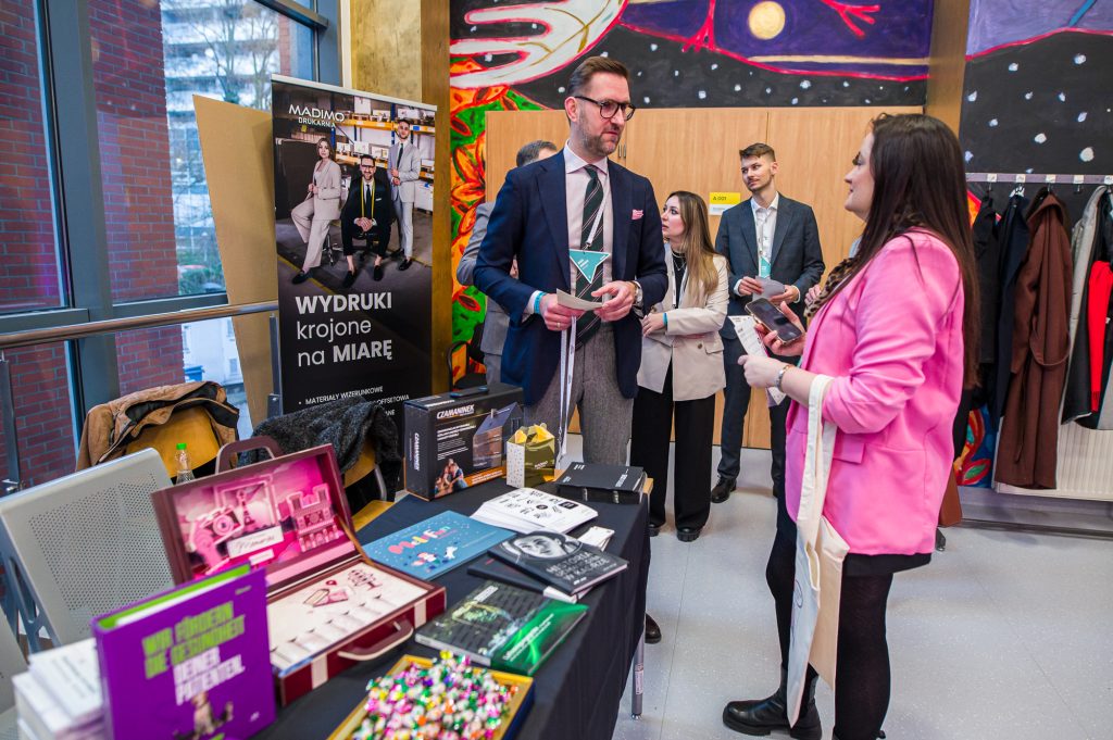 DSC0383 - GALA KURSORY ROKU i KONFERENCJA GIRLBOSSKIE POZNAŃ 2025 - Poznaj laureatki oraz laureatów!