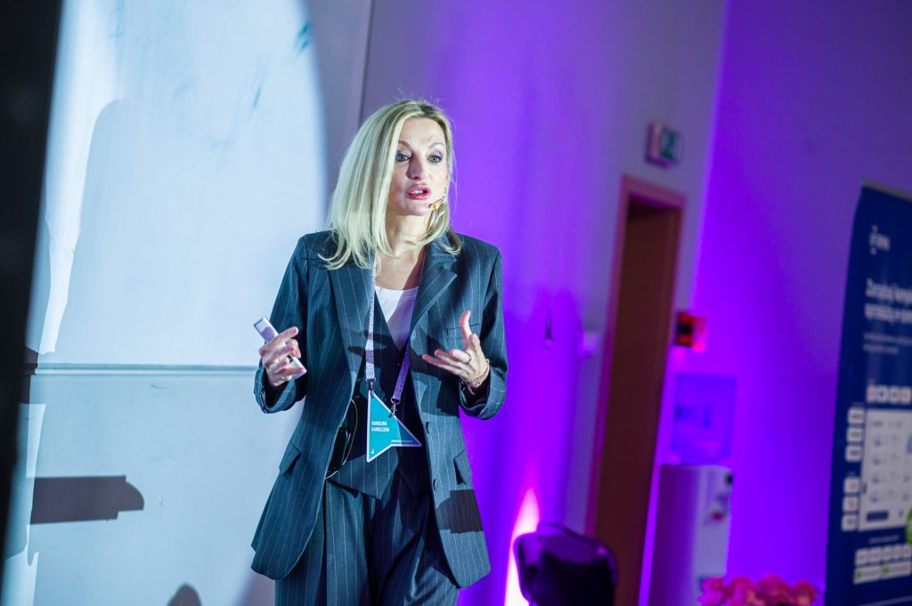 DSC0523 - GALA KURSORY ROKU i KONFERENCJA GIRLBOSSKIE POZNAŃ 2025 - Poznaj laureatki oraz laureatów!