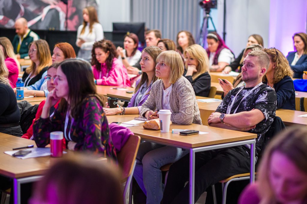 DSC0637 - GALA KURSORY ROKU i KONFERENCJA GIRLBOSSKIE POZNAŃ 2025 - Poznaj laureatki oraz laureatów!