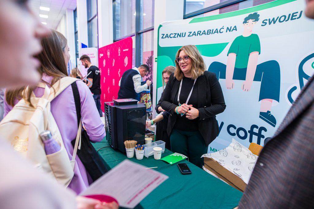 DSC0969 - GALA KURSORY ROKU i KONFERENCJA GIRLBOSSKIE POZNAŃ 2025 - Poznaj laureatki oraz laureatów!