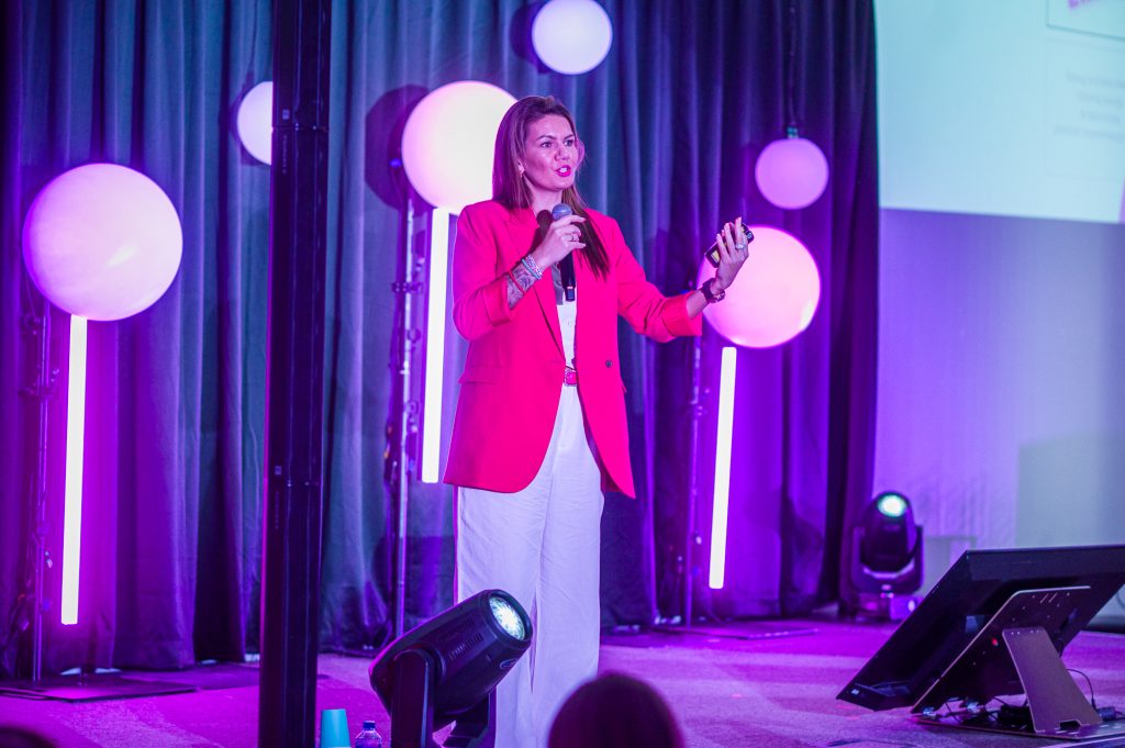 DSC1777 - GALA KURSORY ROKU i KONFERENCJA GIRLBOSSKIE POZNAŃ 2025 - Poznaj laureatki oraz laureatów!