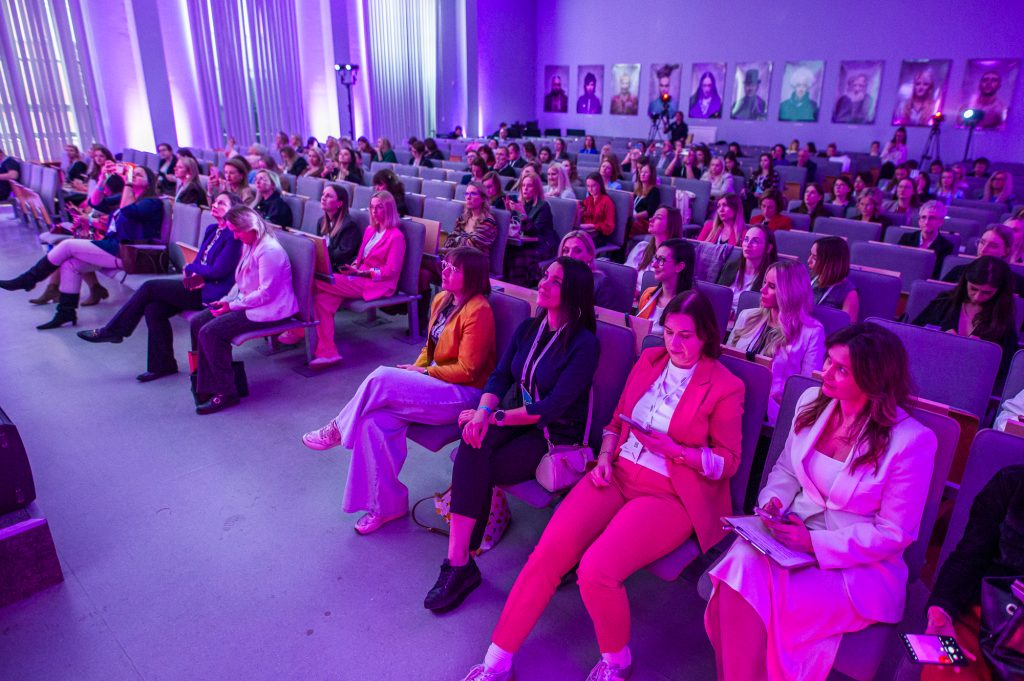 DSC1794 - GALA KURSORY ROKU i KONFERENCJA GIRLBOSSKIE POZNAŃ 2025 - Poznaj laureatki oraz laureatów!