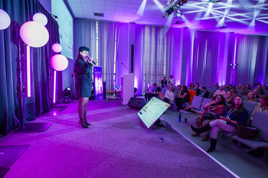 DSC1854 - GALA KURSORY ROKU i KONFERENCJA GIRLBOSSKIE POZNAŃ 2025 - Poznaj laureatki oraz laureatów!