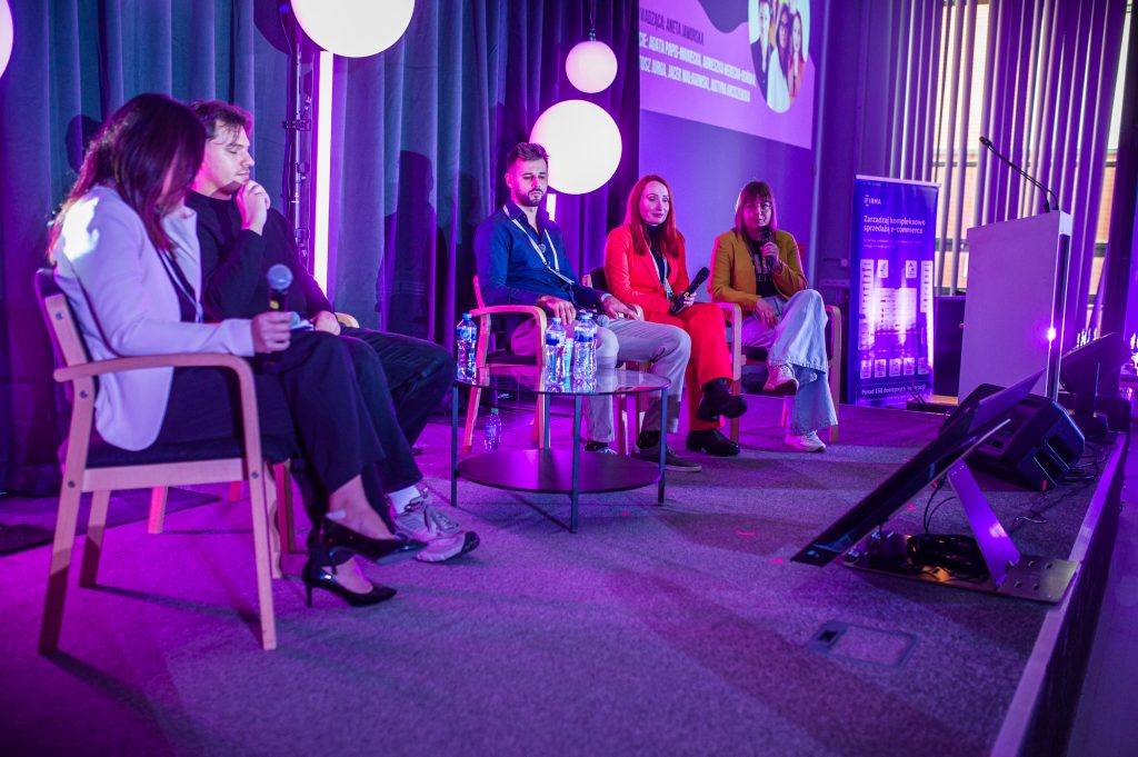 DSC2059 - GALA KURSORY ROKU i KONFERENCJA GIRLBOSSKIE POZNAŃ 2025 - Poznaj laureatki oraz laureatów!