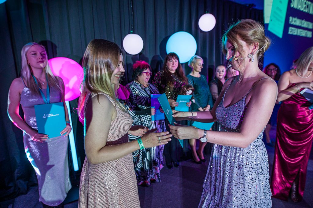 DSC3154 - GALA KURSORY ROKU i KONFERENCJA GIRLBOSSKIE POZNAŃ 2025 - Poznaj laureatki oraz laureatów!