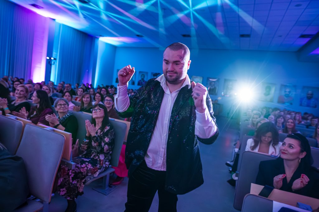 DSC3820 - GALA KURSORY ROKU i KONFERENCJA GIRLBOSSKIE POZNAŃ 2025 - Poznaj laureatki oraz laureatów!