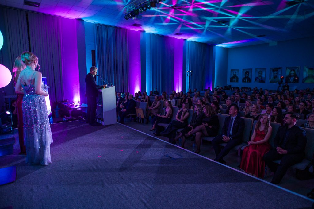 DSC3871 - GALA KURSORY ROKU i KONFERENCJA GIRLBOSSKIE POZNAŃ 2025 - Poznaj laureatki oraz laureatów!