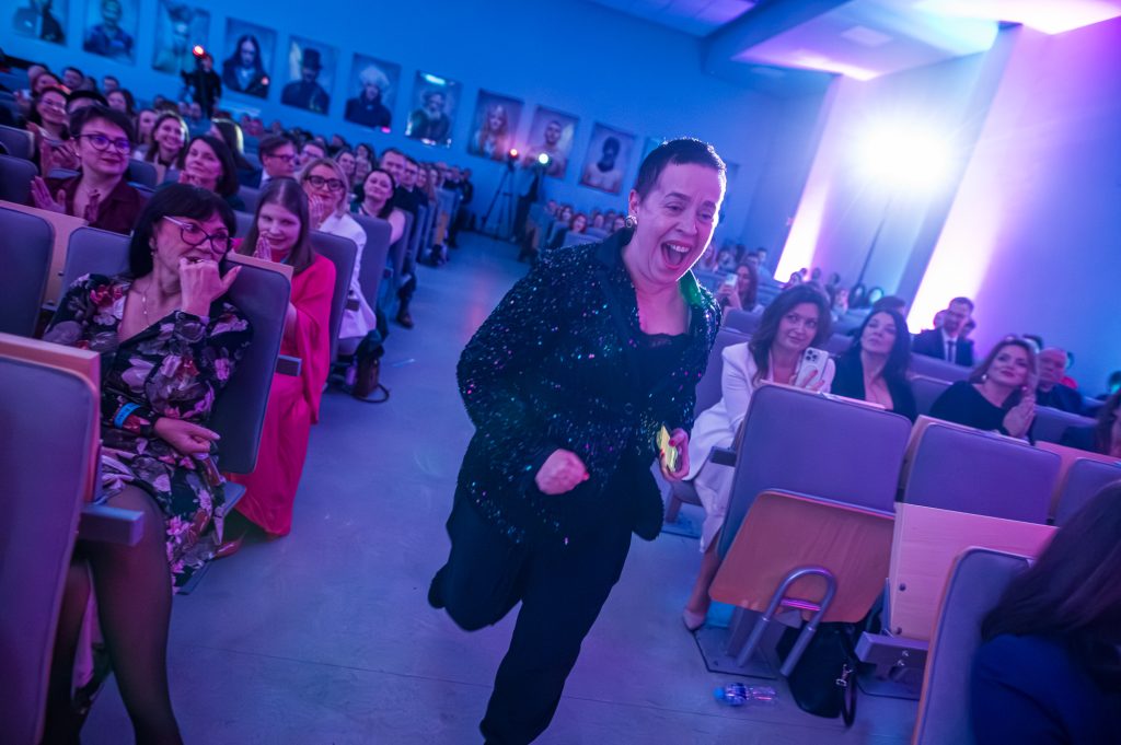 DSC4061 - GALA KURSORY ROKU i KONFERENCJA GIRLBOSSKIE POZNAŃ 2025 - Poznaj laureatki oraz laureatów!