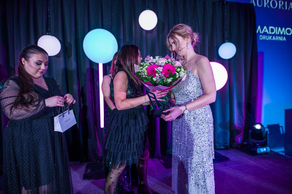 DSC4426 - GALA KURSORY ROKU i KONFERENCJA GIRLBOSSKIE POZNAŃ 2025 - Poznaj laureatki oraz laureatów!