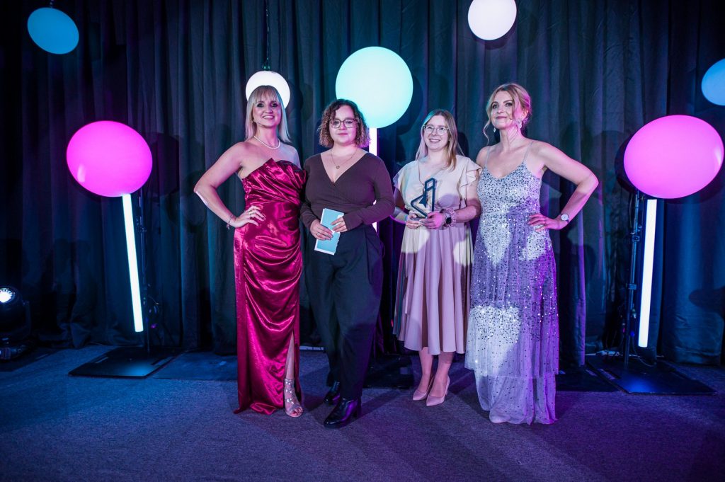 gala kursory roku 13 - GALA KURSORY ROKU i KONFERENCJA GIRLBOSSKIE POZNAŃ 2025 - Poznaj laureatki oraz laureatów!