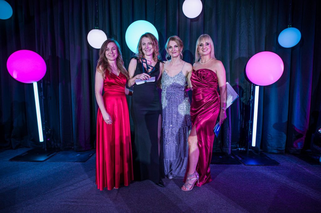 gala kursory roku 14 - GALA KURSORY ROKU i KONFERENCJA GIRLBOSSKIE POZNAŃ 2025 - Poznaj laureatki oraz laureatów!