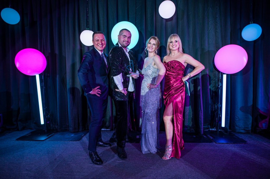 gala kursory roku 15 - GALA KURSORY ROKU i KONFERENCJA GIRLBOSSKIE POZNAŃ 2025 - Poznaj laureatki oraz laureatów!