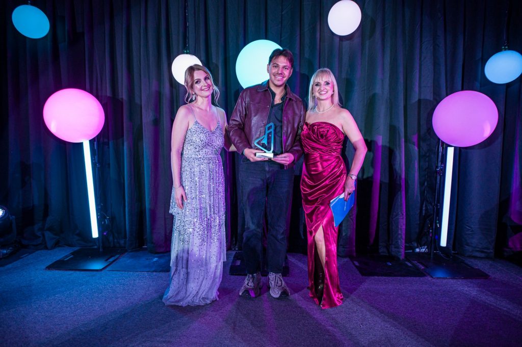 gala kursory roku 20 - GALA KURSORY ROKU i KONFERENCJA GIRLBOSSKIE POZNAŃ 2025 - Poznaj laureatki oraz laureatów!