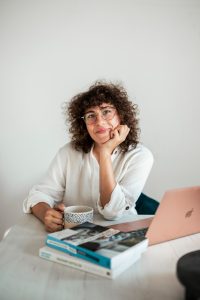 kobiety w siebie nie wierzą