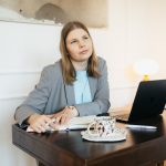 Jak ogarnąć ubezpieczenia bez excela, paniki i miliona zakładek