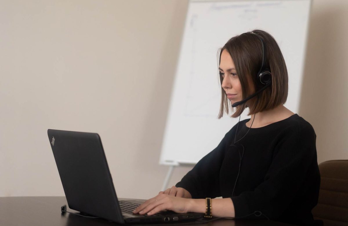 Psycholog online – kiedy warto skorzystać z pomocy i jak wygląda pierwsza konsultacja?