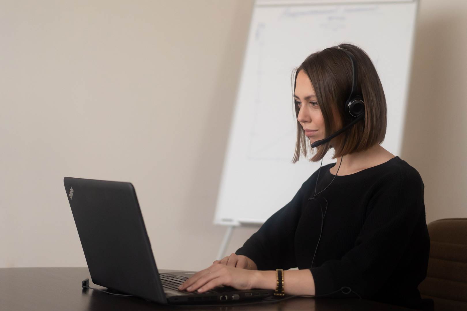 Psycholog online – kiedy warto skorzystać z pomocy i jak wygląda pierwsza konsultacja?