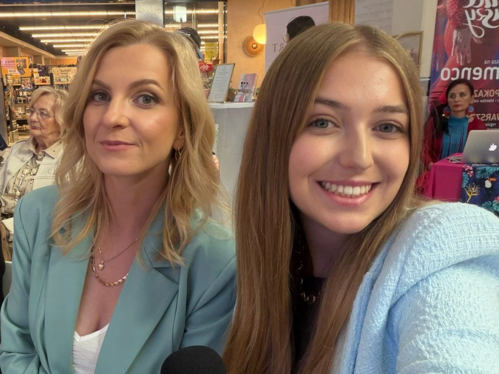 Ola Gościniak i Julia Banasiak - redakcja GIRLBOSSKIE na XV Forum Kobiet w Częstochowie